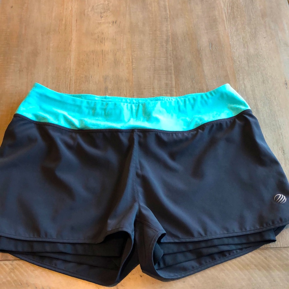 Like New MPG medium shorts